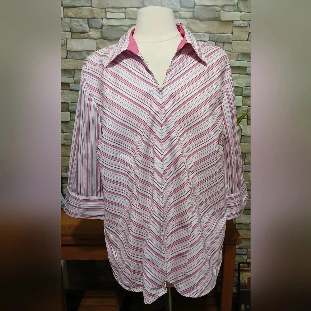 DCC Woman 1X Easy Care Stretch Striped Zip Up Blouse‎